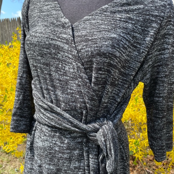 Front tie Maternity dress EUC!! - Picture 5 of 6